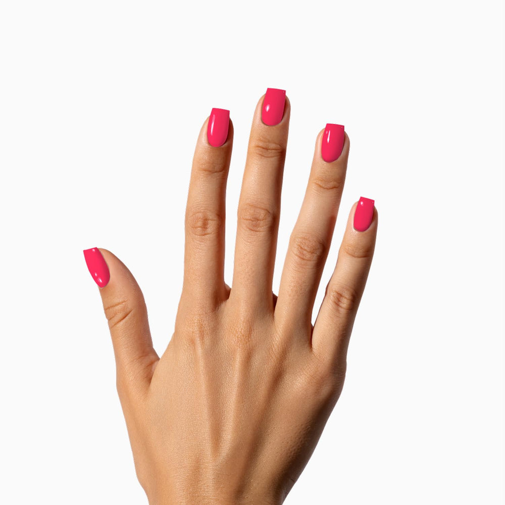 Nailboo nail strength protective layer helps prevent chips during regular use.