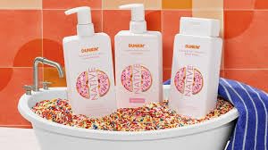 Native Strawberry Frosted Moisturizing Conditioner dispensing pump demonstrates easy, nourishing daily use