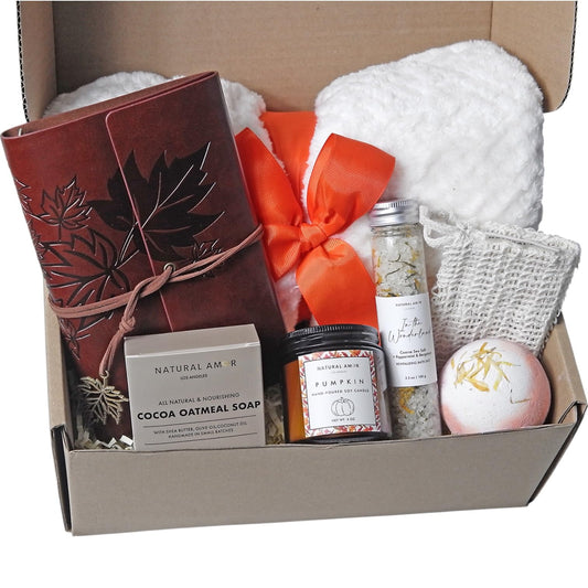 Natural Amor Cozy Spa blanket closeup highlights warm, relaxing evenings.