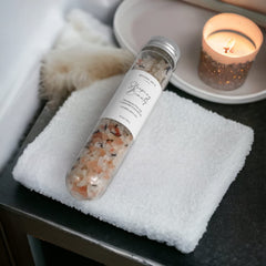 Natural Amor Los Angeles organic shea butter nourishes and softens skin.