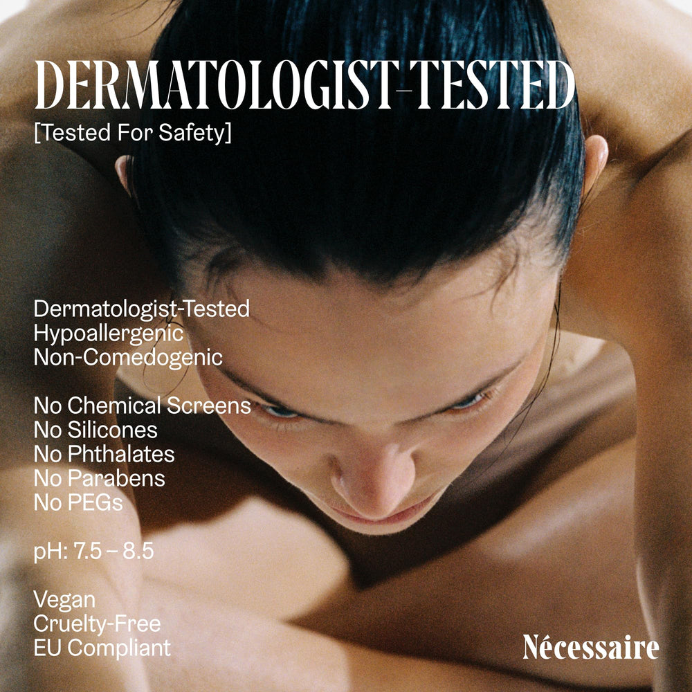 Nécessaire fragrance-free label signaling fragrance-free, dermatologist-tested sunscreen.