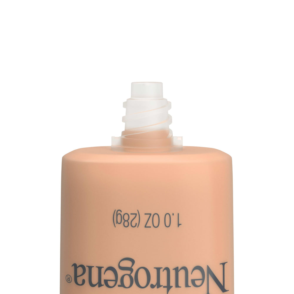Applying Neutrogena Clear Coverage Flawless Matte CC Cream on the face.