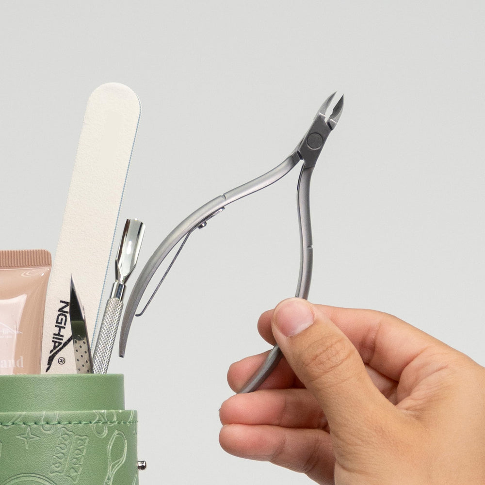 Nghia D-06 JAW 16 design enables thicker nails handling with control.