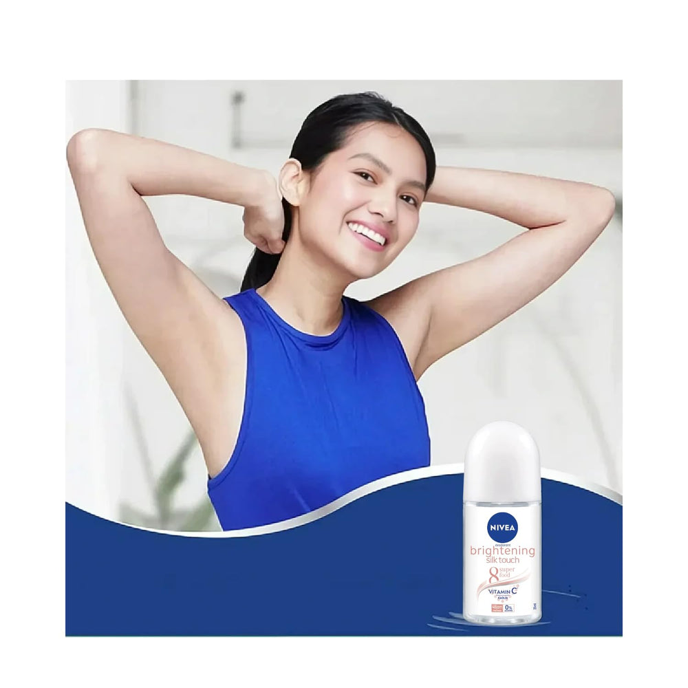 NIVEA Extra Brightening roll-on-application showing long-lasting odor protection