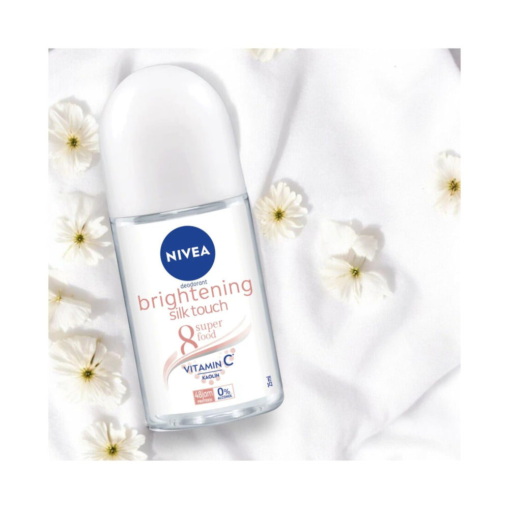 NIVEA Extra Brightening twin-pack on-the-go solution for daily freshness