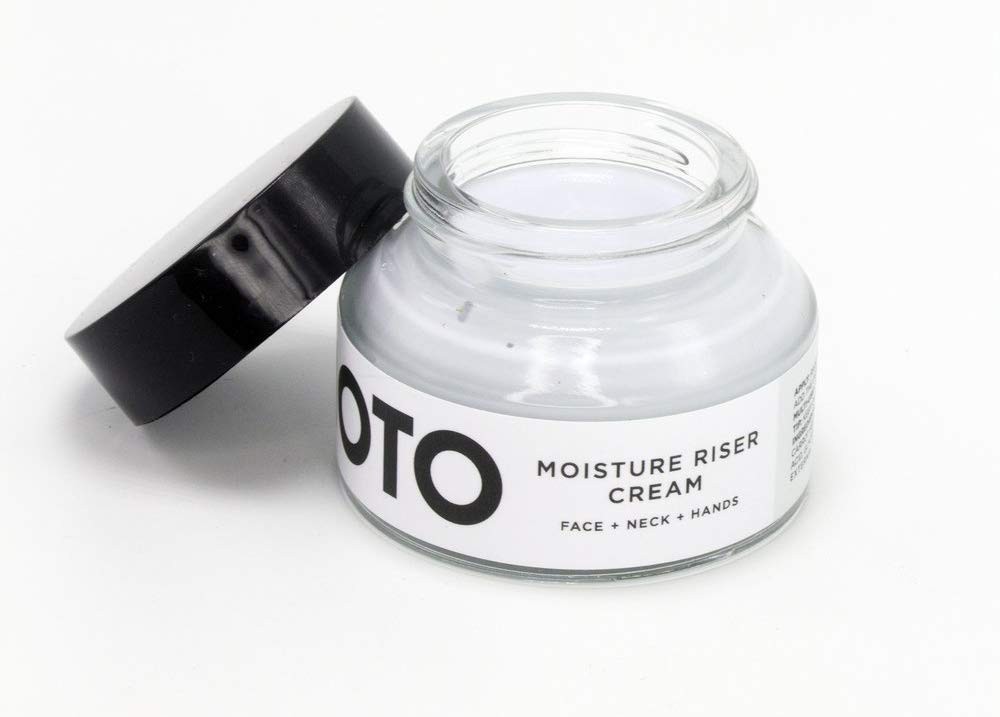 NOTO Botanics cream texture closeup shows smooth, fast-absorbing hydration.