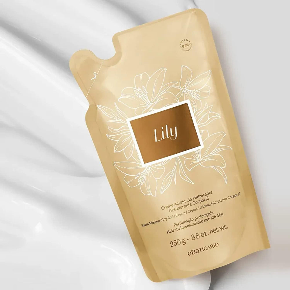 O Boticário Lily Satin application close-up hints at easy, even coverage on dry skin.