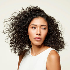 Odele Clarifying Shampoo color-safe illustration highlights chlorine removal