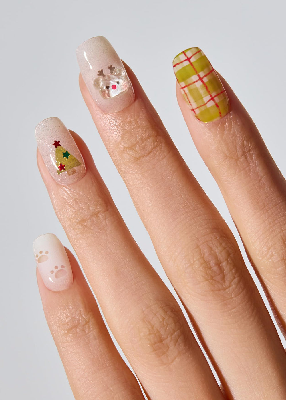 Ohora N Beary Merry close-up patterns highlights variety for personalized nails.