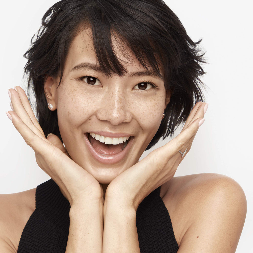 Sleek packaging highlights premium, lightweight formula for Olay Regenerist.