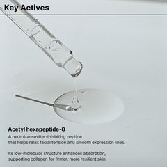 Light-blocking pouch preserves serum freshness and potency.