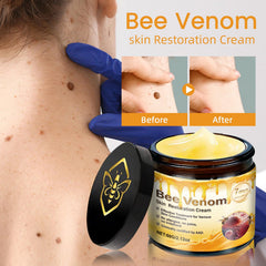 PAQIMAN Bee Venom Cream jar close-up reveals smooth, rich formula