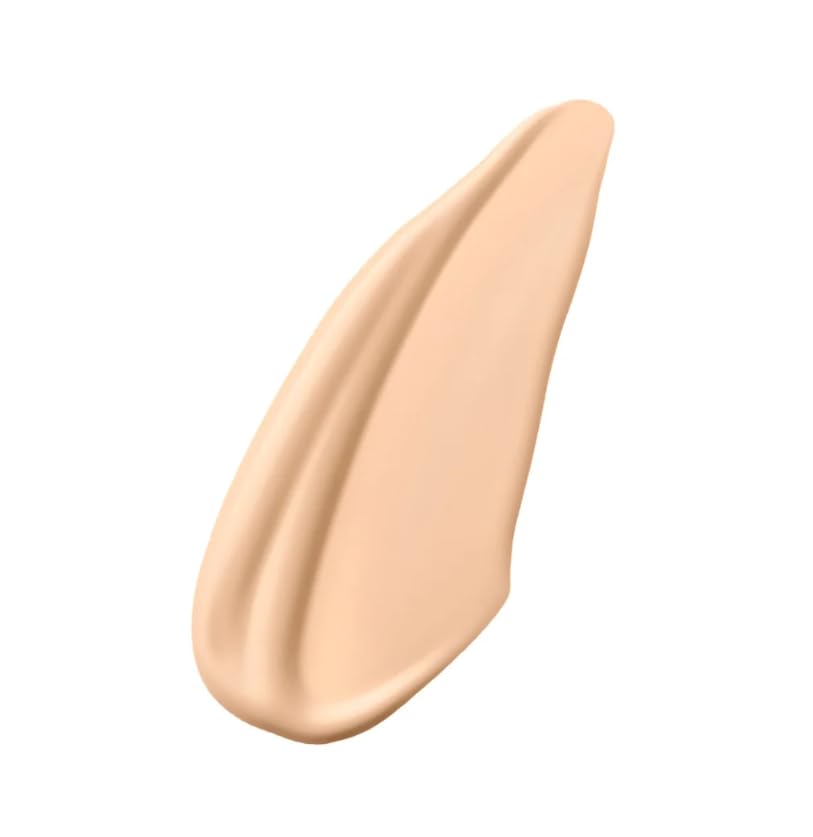 Pat McGrath Labs Sublime Perfection Foundation Light Medium 8 texture swatch shows seamless blend and soft glow.