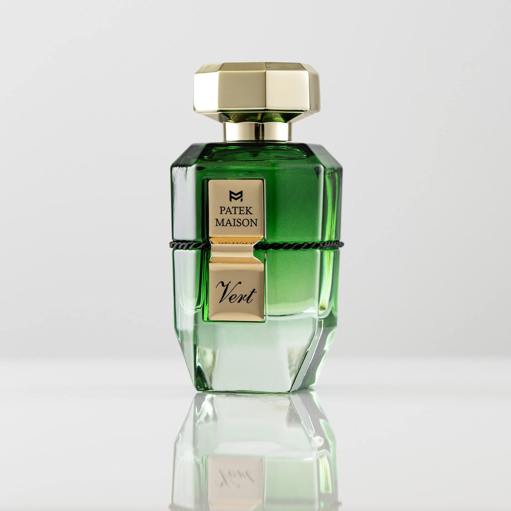 Patek Maison Prisme Vert spray action delivers a quick, refreshing opening.