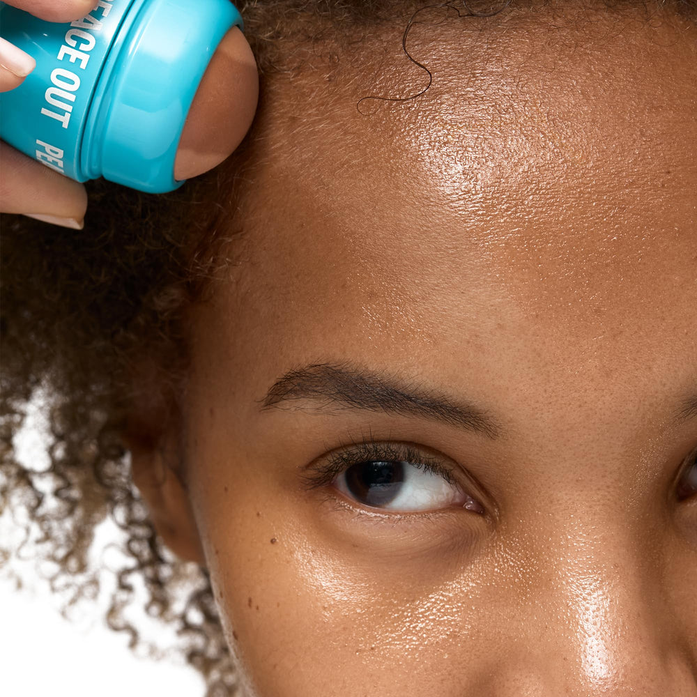Travel-friendly Peace Out Oil Contol Roller for quick refresh