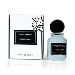 PEARLANERA Musk Swap bottle close-up showing premium unisex scent for daily wear.