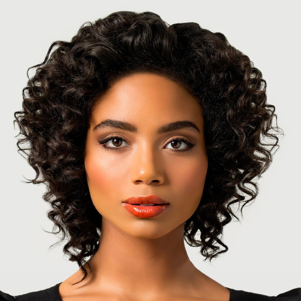 PETER COPPOLA Total Repair Conditioner results in shiny hair after use.