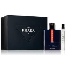 Prada Luna Rossa Ocean EDP bottle close-up, bold freshness for daily wear