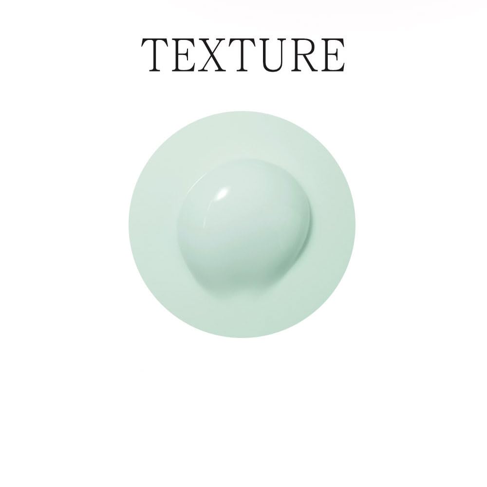 PRETTYSKIN Primer soft-focus finish shows pore-blurring for a refined look.