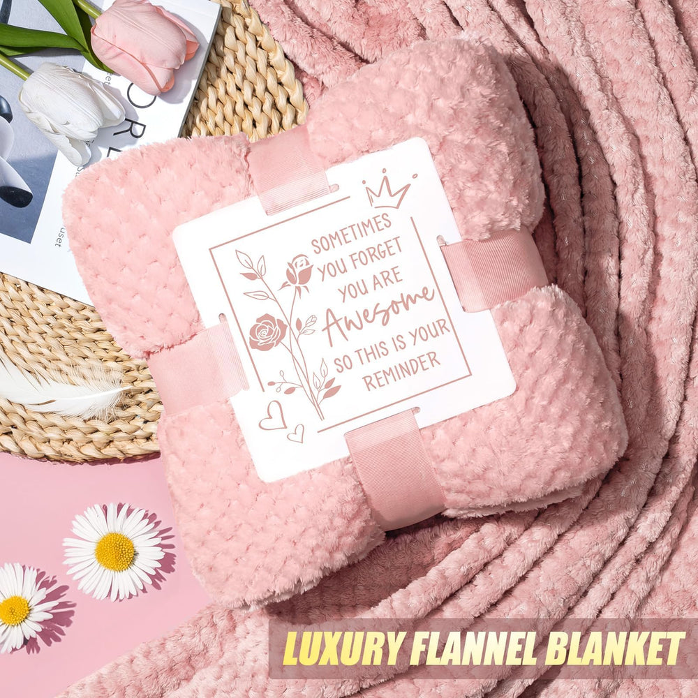 Qinline plush flannel blanket, soft warmth for cozy evenings.