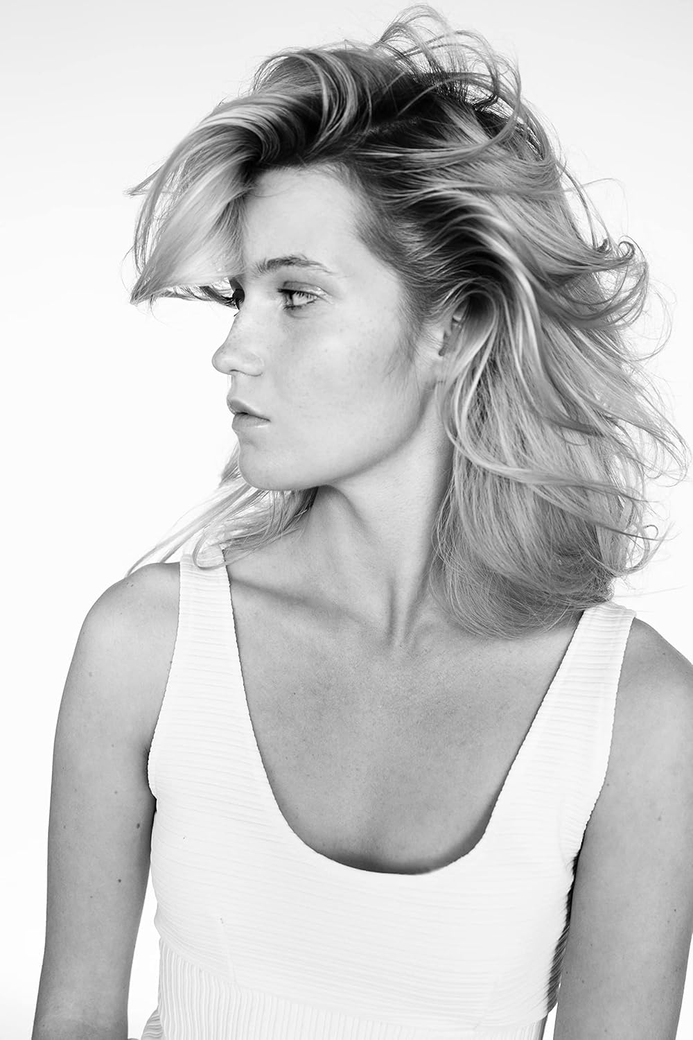 R+Co Dallas root volume boost highlights lift at the crown.