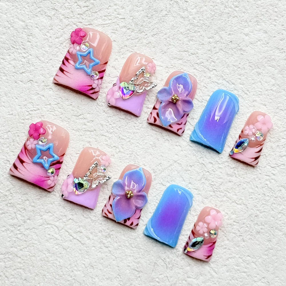 RIICFDD complete nail kit includes five sizes, glue, cuticle stick
