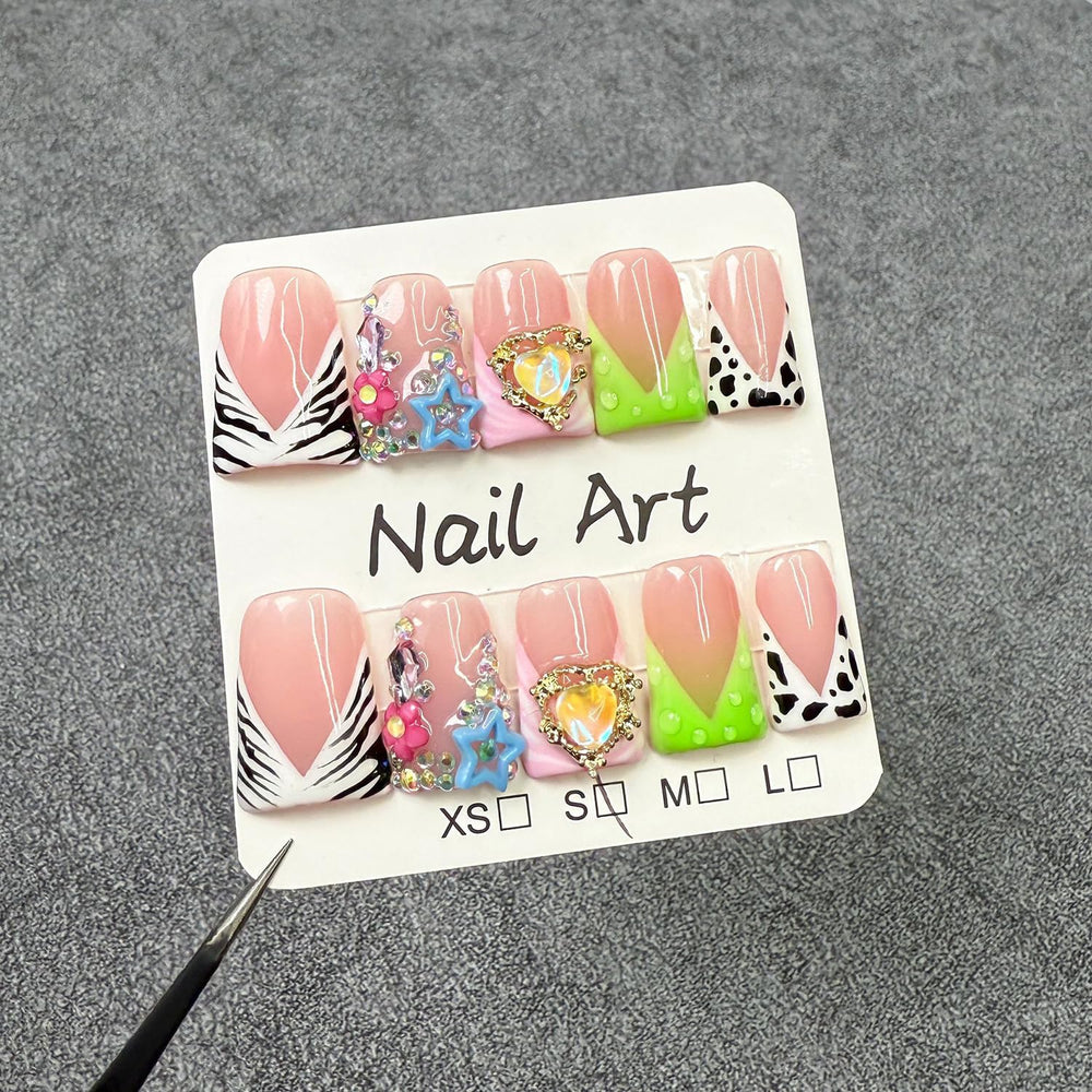 RIICFDD duck nails featuring 3D flowers for a playful, stylish everyday look.