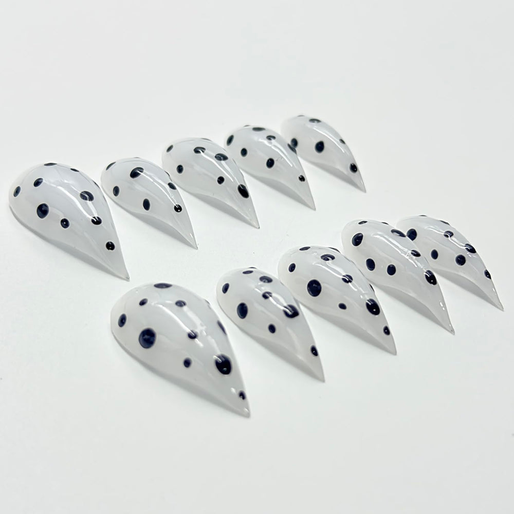 RIICFDD luxury multi-layer gel nails with rich shine.