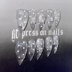 RIICFDD glue-kit enables quick, secure nail applications.