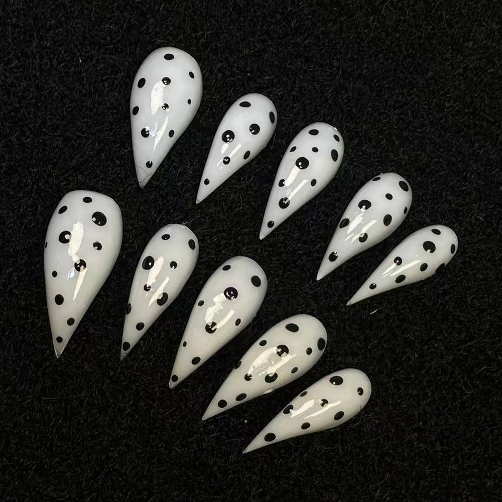 RIICFDD reusable nails supporting 3-5 uses.