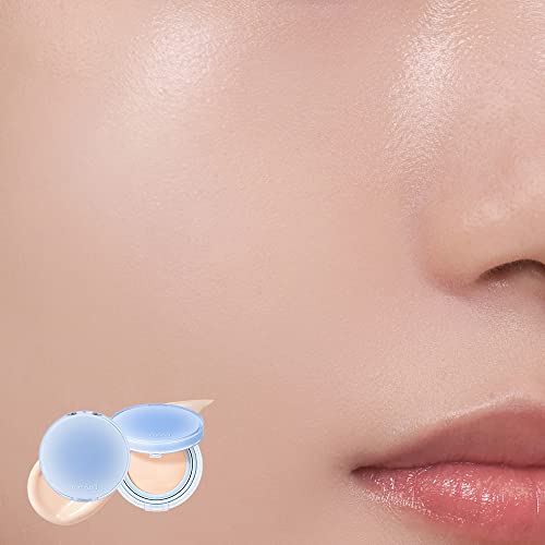 rom&nd Bare Water Cushion Porcelain 01 moisture-application close-up for instant hydration