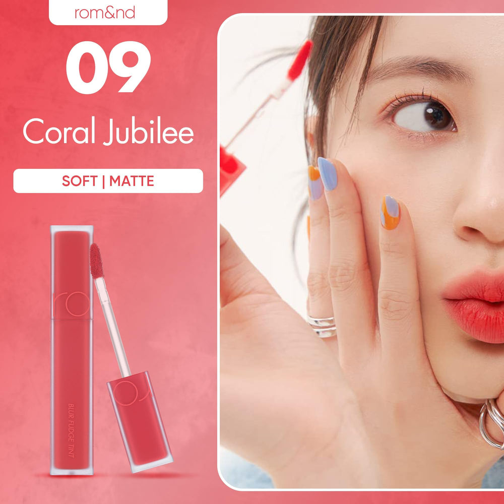 rom&nd Blur Fudge Tint Coral Jubilee tube design ideal for on-the-go touch-ups