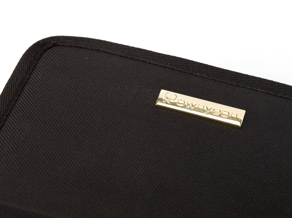 ROWNYEON waterproof Oxford fabric stands up to daily travel
