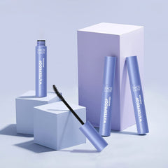 SACE LADY mascara delivers a natural black finish for defined lashes.