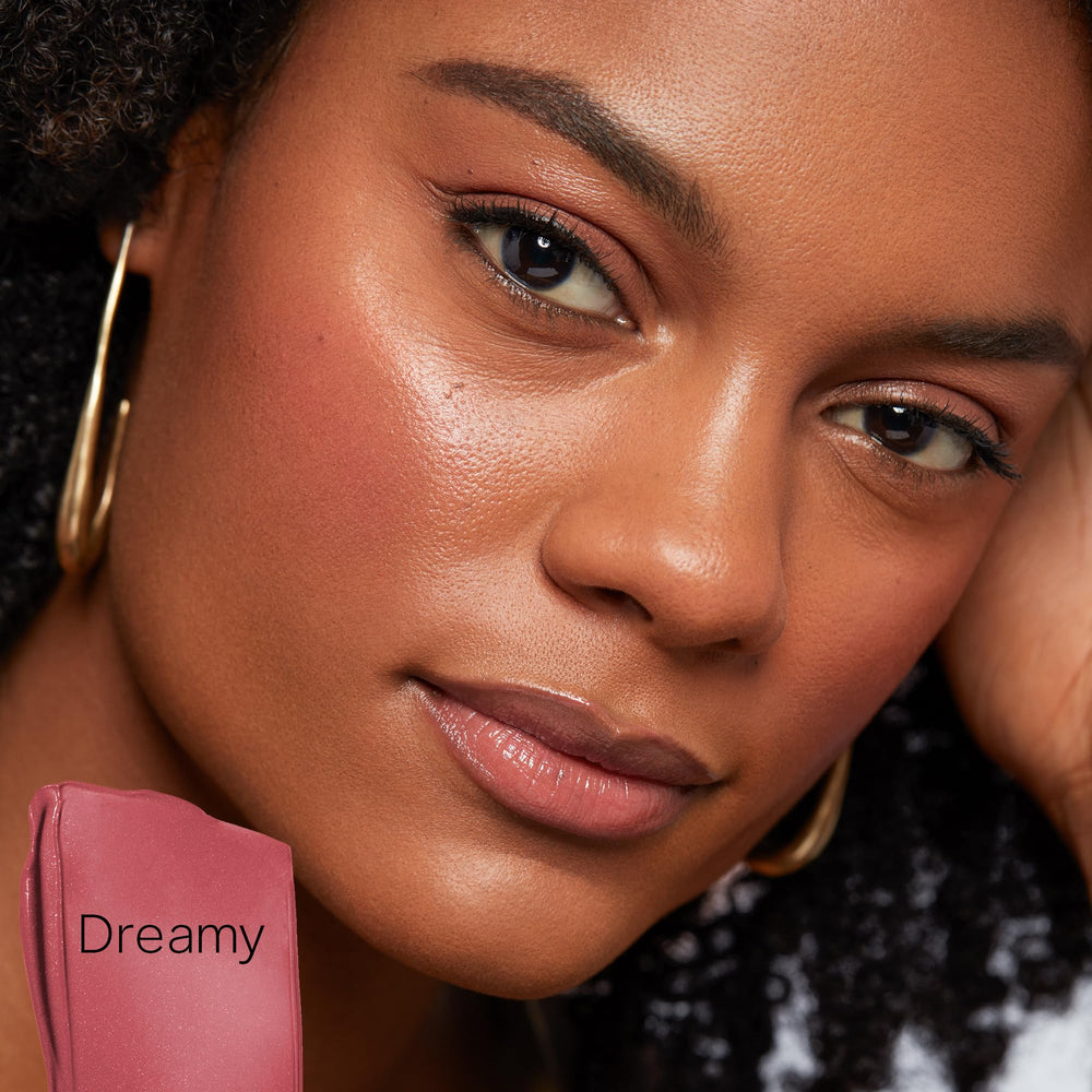 Hydrating formula keeps skin comfortable with a light, non-greasy feel.