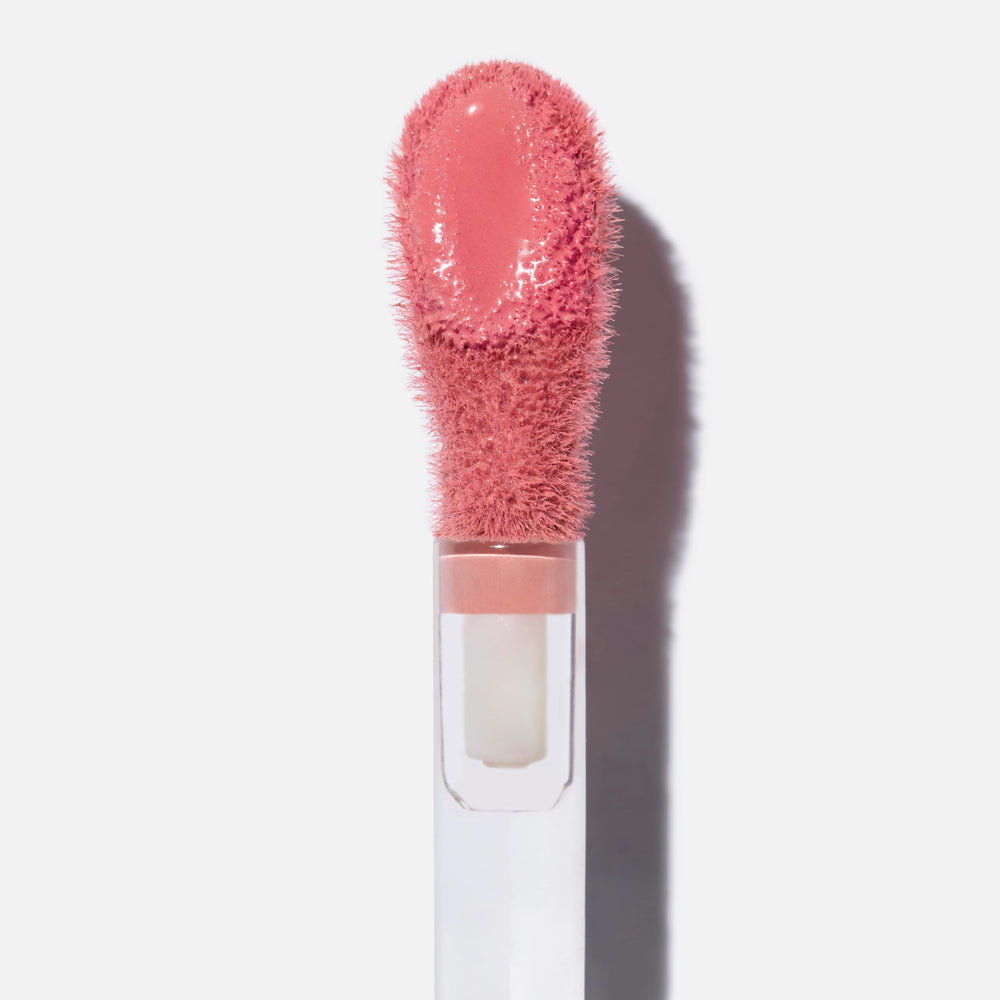 Wand tip applying creamy texture for easy blending