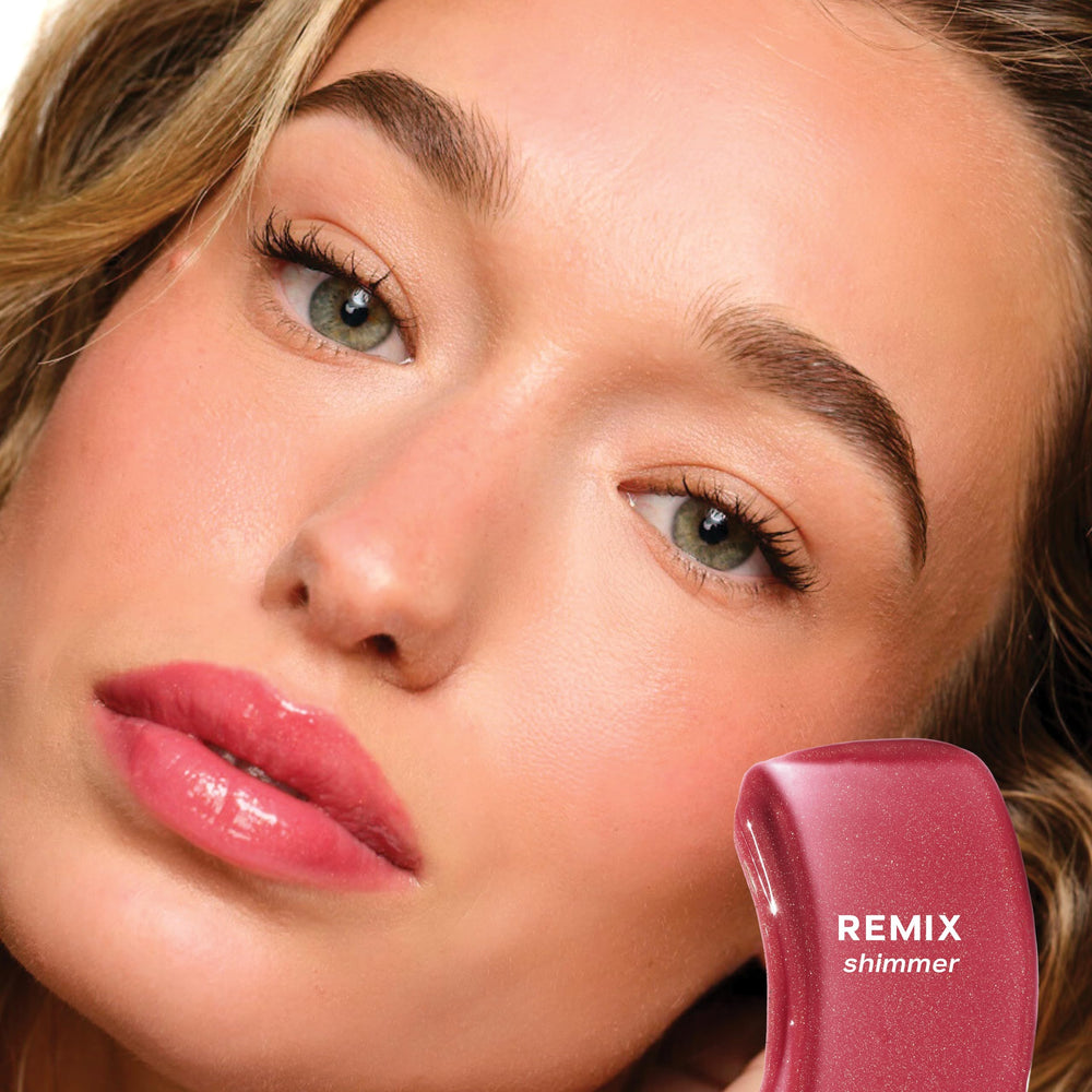 Saie GlossyBounce applicator swipe showing smooth, non-sticky texture.