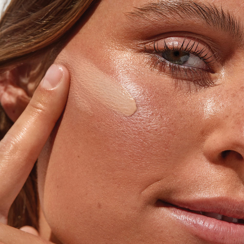 Sunvisor hyaluronic acid hydration—long-lasting moisture for smoother skin.