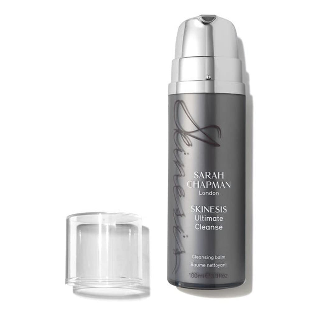 Sarah Chapman Skinesis Ultimate Cleanse on hand, creamy lather for gentle cleansing.