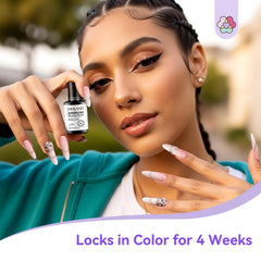 SAVILAND long-wear chip-resistant polish suitable for daily activities.