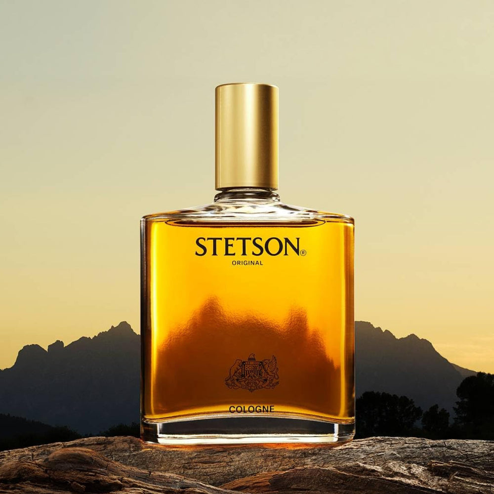 SCENT BEAUTY Stetson Original close-up of cedar note for depth