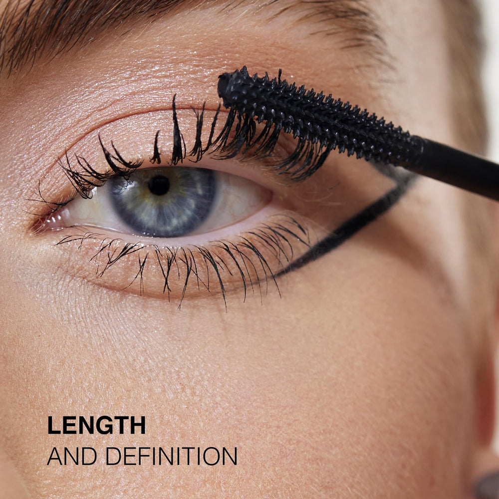 SELESTIA BEAUTY Italian-made mascara highlighting premium quality and lightweight feel