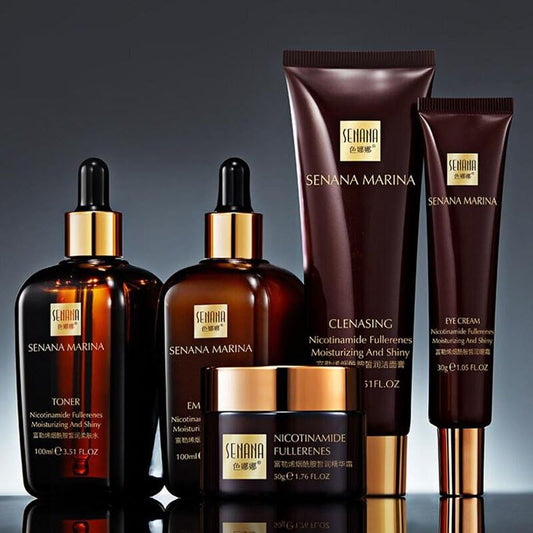 Senana Fullerene Nicotinamide set box for daily hydration routine.