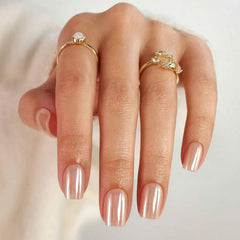 ShangMeng complete kit includes 32 nails and tools for DIY manicure.