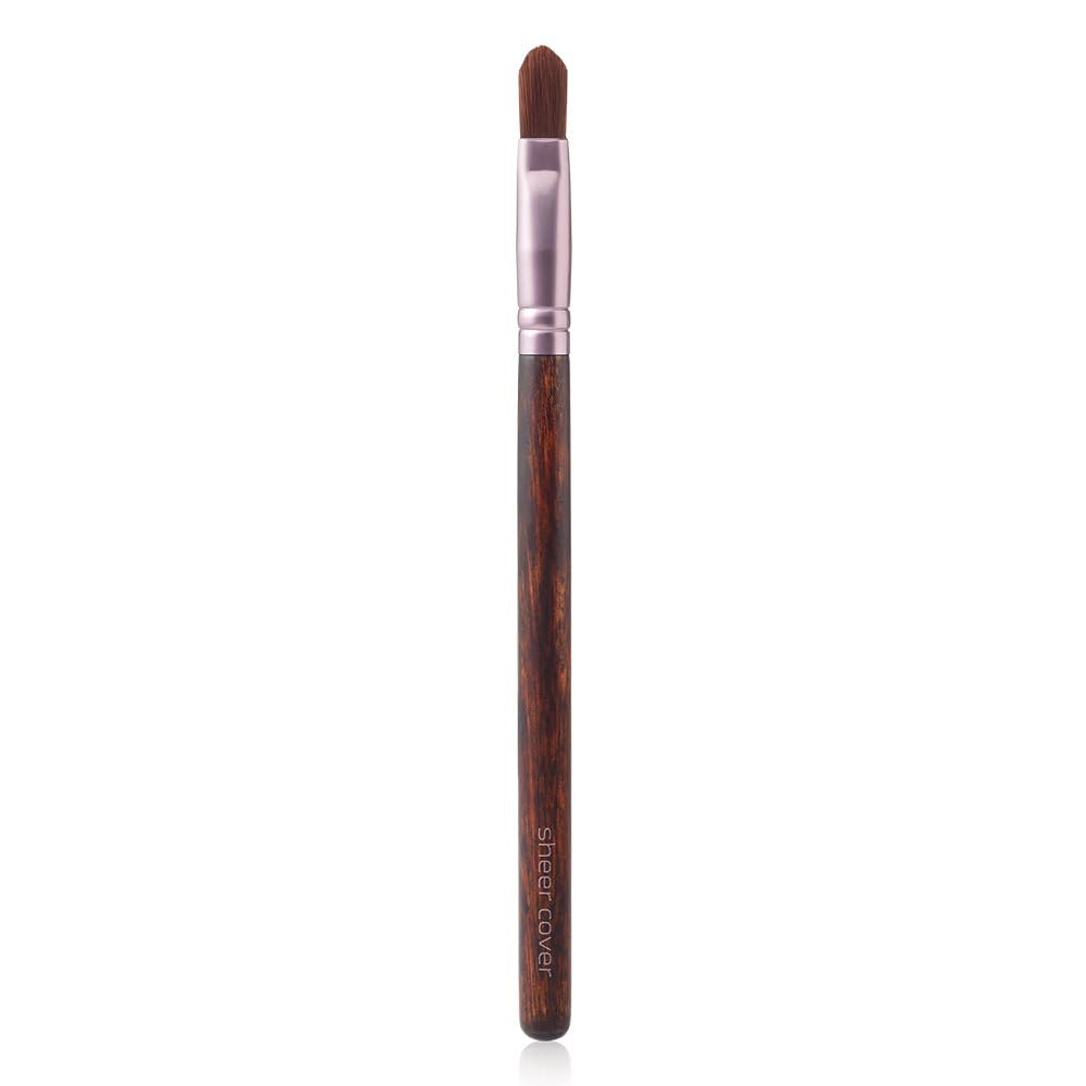 Sheer Cover Studio Conceal & Brighten Trio built-in concealer brush for quick touch-ups.