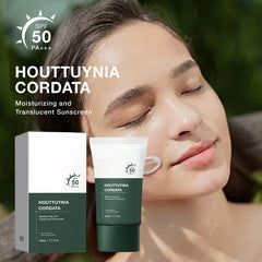 Silky Moisture Sunscreen no white cast highlights transparent finish