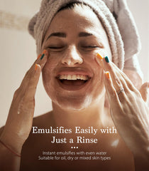 SINAHET Dermaplaning Oil on skin demonstrates soothing, non-irritating feel during use.