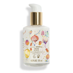Sisley Paris Ecological Compound matte finish confirms non-shiny look after application.
