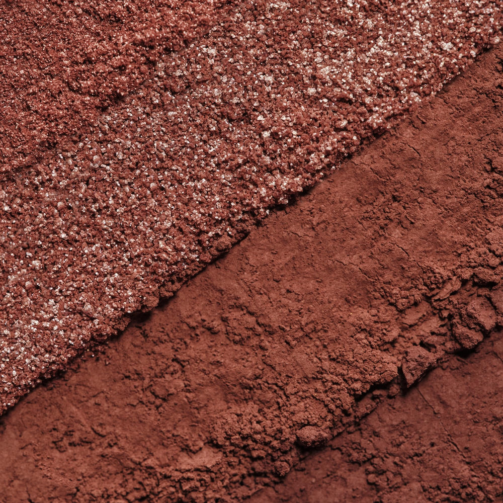 Glitter shade swatch for added sparkle in Bois de Rose palette