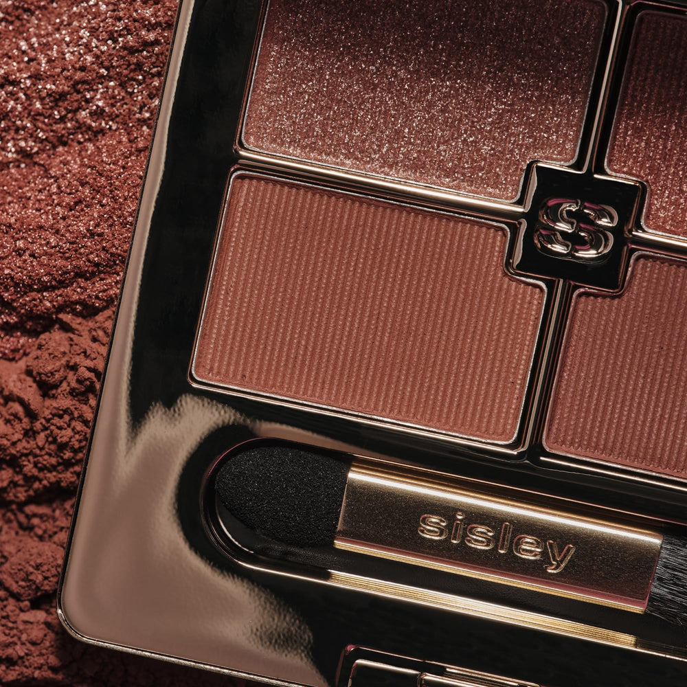 Satin shade swatch for luminous eyelids in Bois de Rose palette
